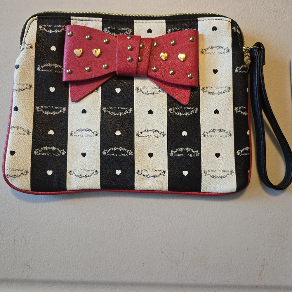 Betsey Johnson wrist clutch bag